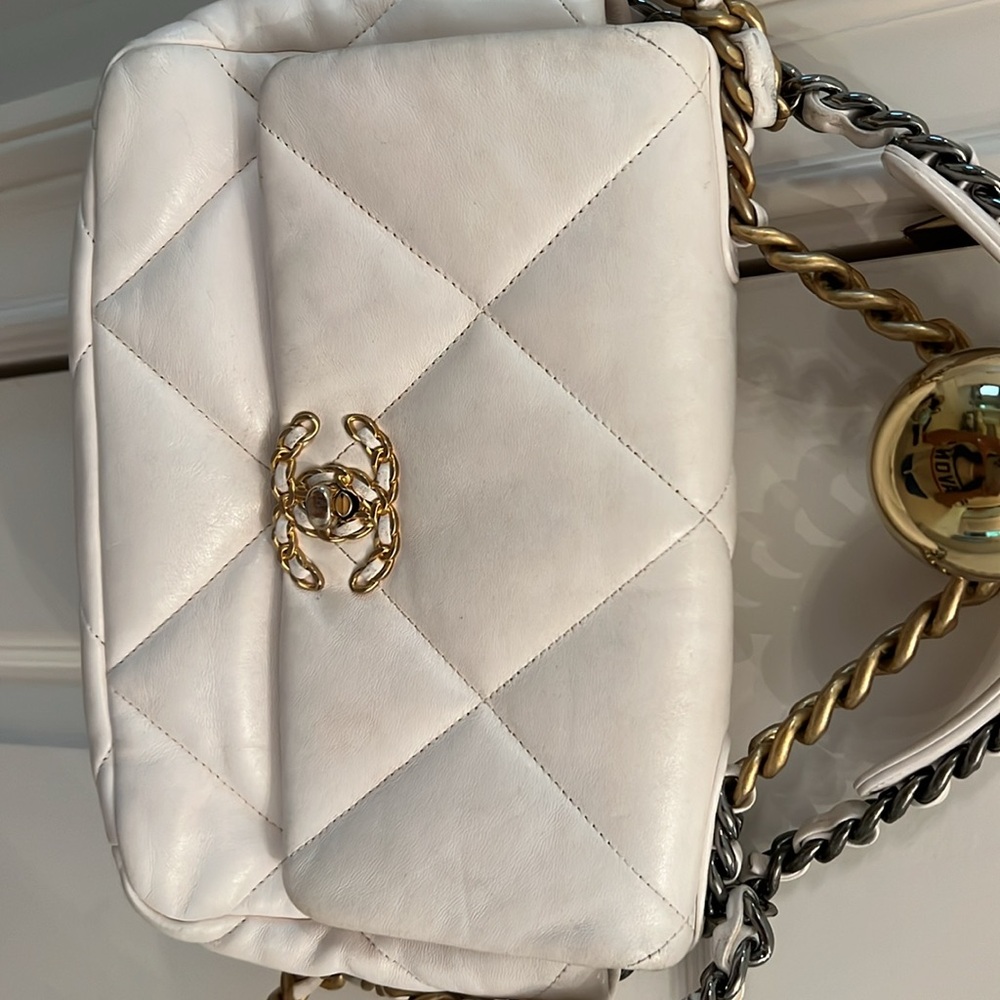 Chanel 19 handbag